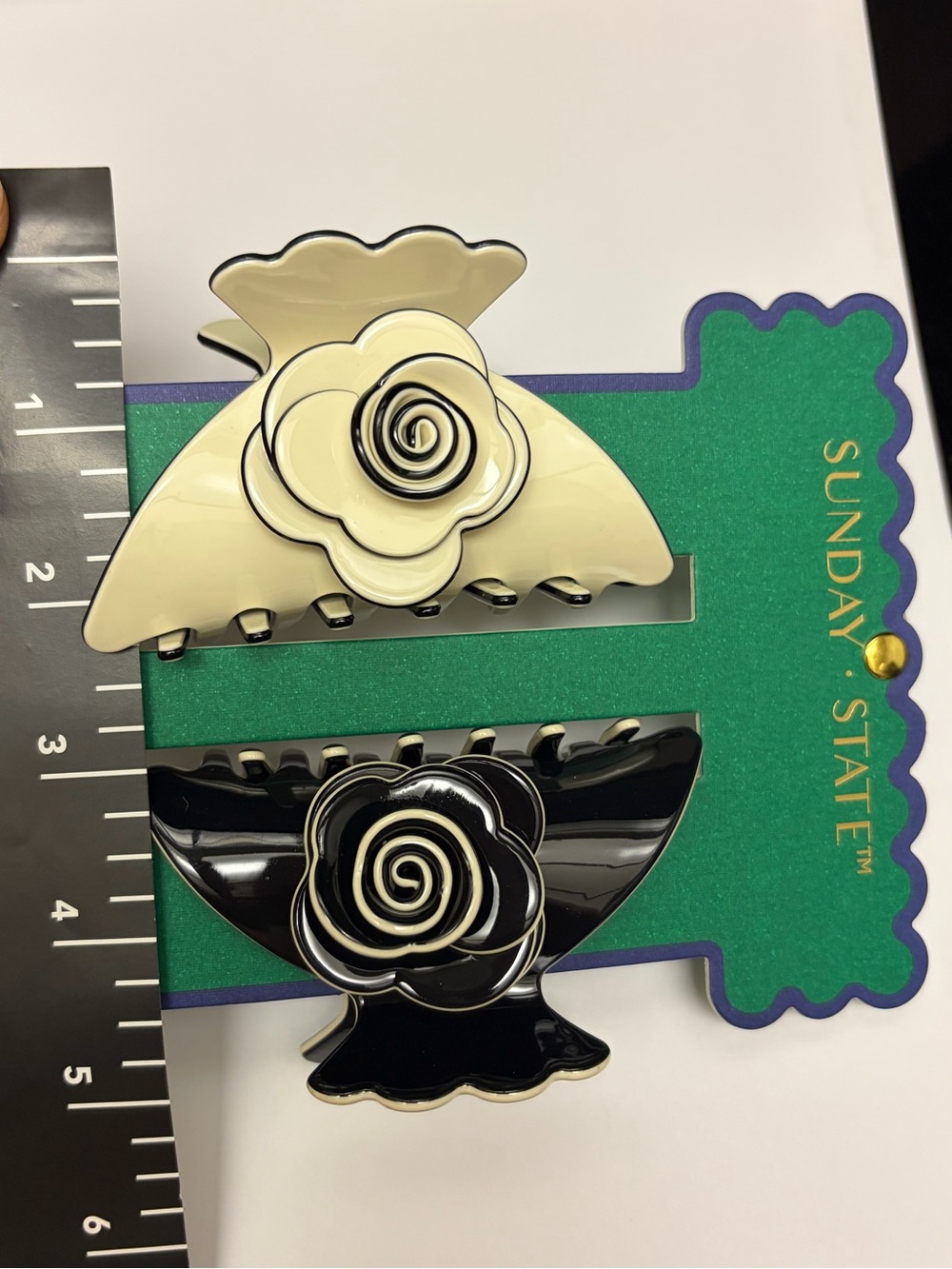 NWT ⚜️🖤⚜️ Sunday State Floral Hair Claw Clips set of 2 - Picture 7 of 7